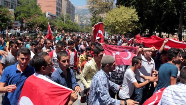 Demokrasi şehitleri son yolculuğuna uğurlandı 6