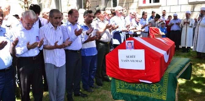 Demokrasi şehitleri son yolculuğuna uğurlandı 8