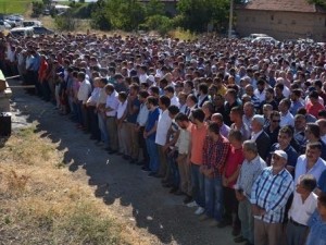 Demokrasi şehitleri son yolculuğuna uğurlandı