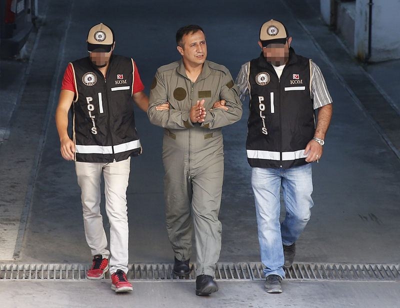 Darbeci komutanlar tek tek yakalanıyor 49