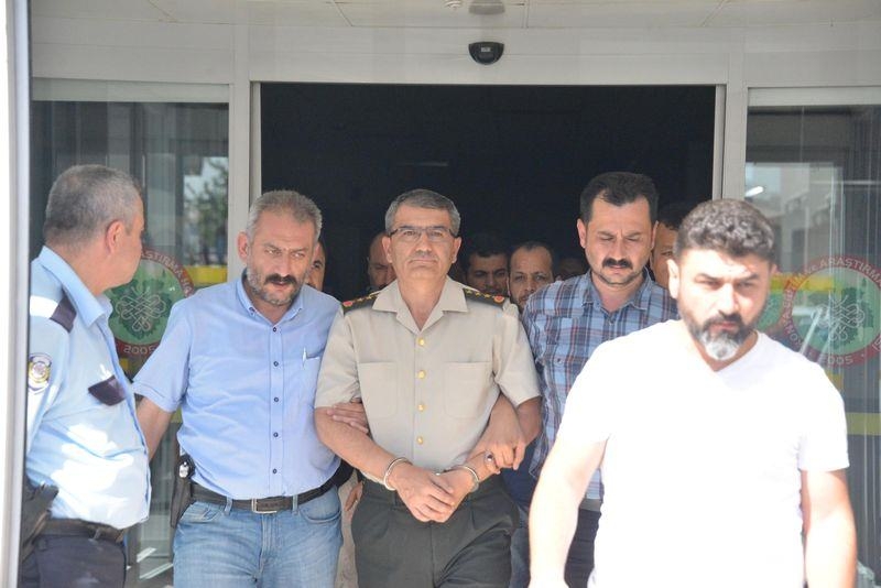 Yunanistan'a kaçan darbeciler Adliye'ye böyle geldiler 30