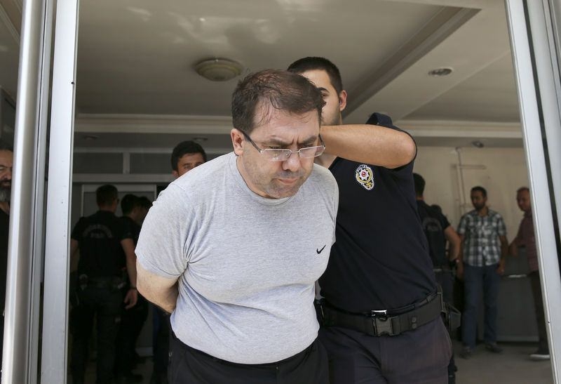 Yunanistan'a kaçan darbeciler Adliye'ye böyle geldiler 80