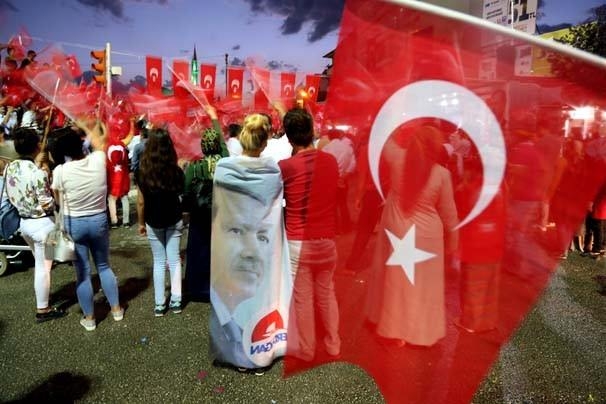 Meydanlar doldu, nöbet sabaha kadar sürdü 106