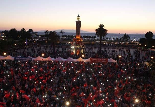 Meydanlar doldu, nöbet sabaha kadar sürdü 124