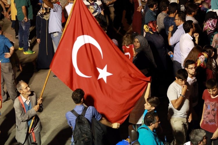 Meydanlar doldu, nöbet sabaha kadar sürdü 133