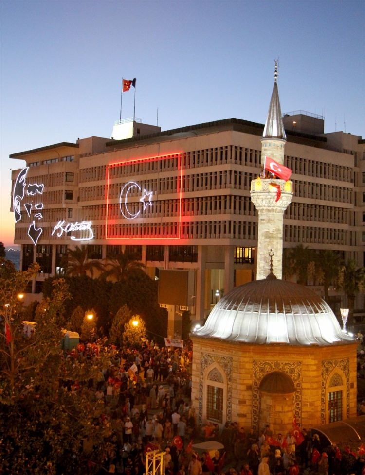 Meydanlar doldu, nöbet sabaha kadar sürdü 155