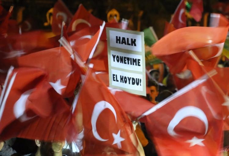 Meydanlar doldu, nöbet sabaha kadar sürdü 164