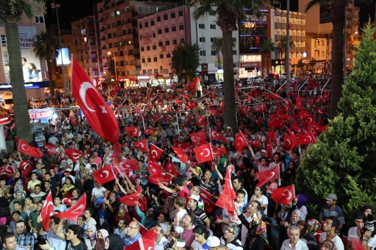 Meydanlar doldu, nöbet sabaha kadar sürdü 21