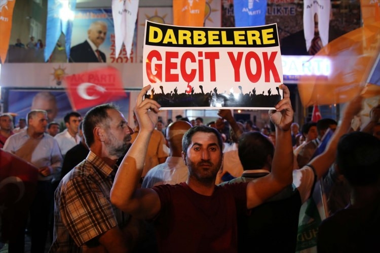 Meydanlar doldu, nöbet sabaha kadar sürdü 30