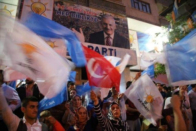 Meydanlar doldu, nöbet sabaha kadar sürdü 39