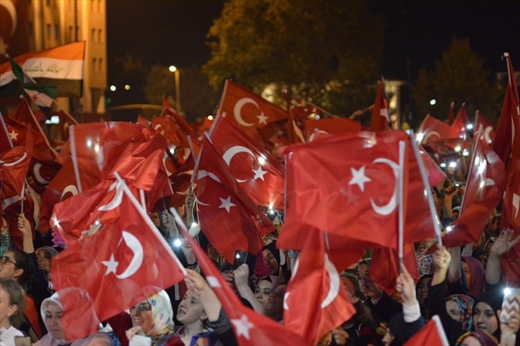 Meydanlar doldu, nöbet sabaha kadar sürdü 50