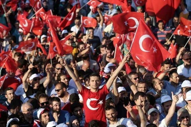 Meydanlar doldu, nöbet sabaha kadar sürdü 54