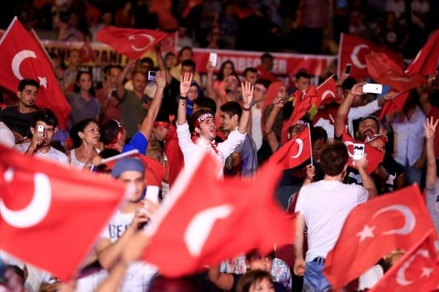 Meydanlar doldu, nöbet sabaha kadar sürdü 59