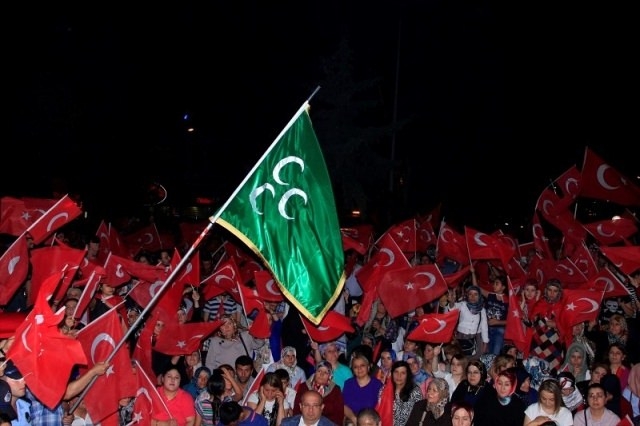 Meydanlar doldu, nöbet sabaha kadar sürdü 62