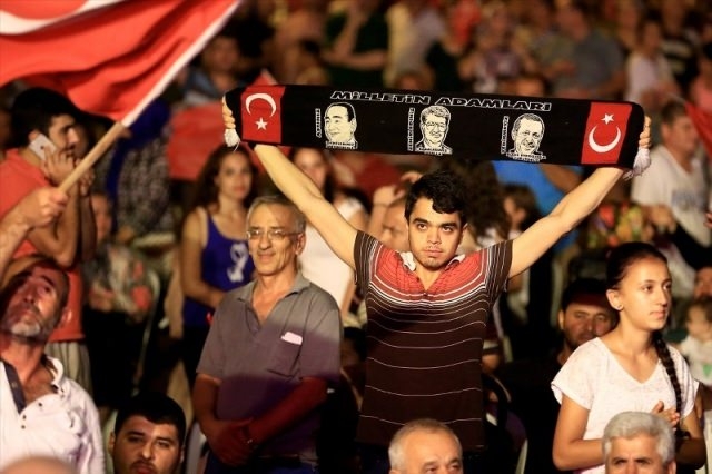 Meydanlar doldu, nöbet sabaha kadar sürdü 68