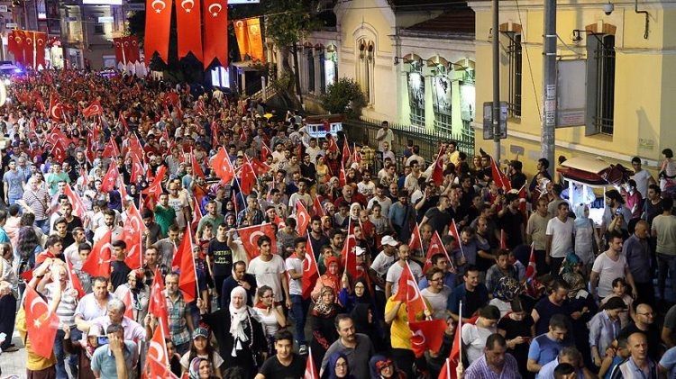 Meydanlar doldu, nöbet sabaha kadar sürdü 69