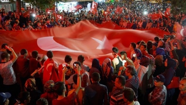 Meydanlar doldu, nöbet sabaha kadar sürdü 76