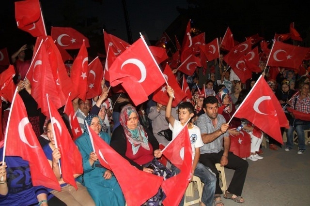 Meydanlar doldu, nöbet sabaha kadar sürdü 77