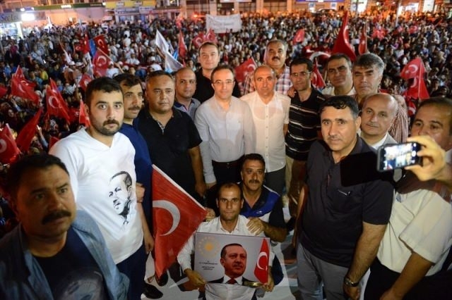 Meydanlar doldu, nöbet sabaha kadar sürdü 86