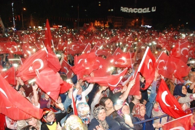 Meydanlar doldu, nöbet sabaha kadar sürdü 88