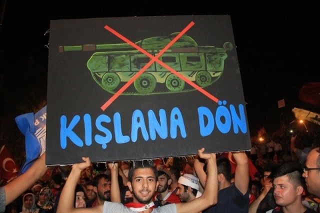 Meydanlar doldu, nöbet sabaha kadar sürdü 99