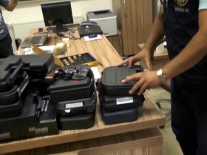 Tutuklanan savcının silah merakı