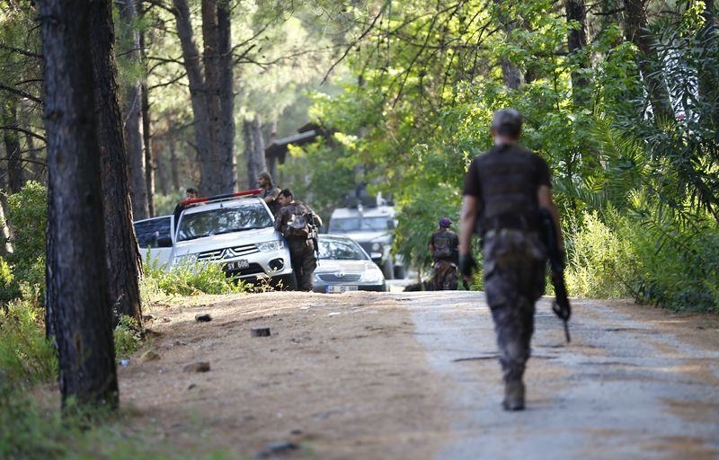 Her yerde 'Darbeci askerleri' arıyorlar! 22