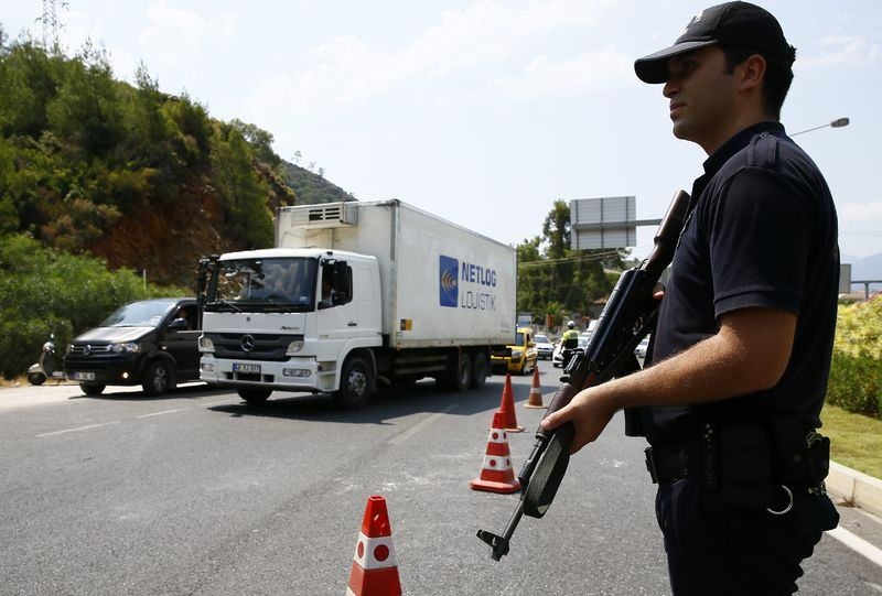 Her yerde 'Darbeci askerleri' arıyorlar! 23