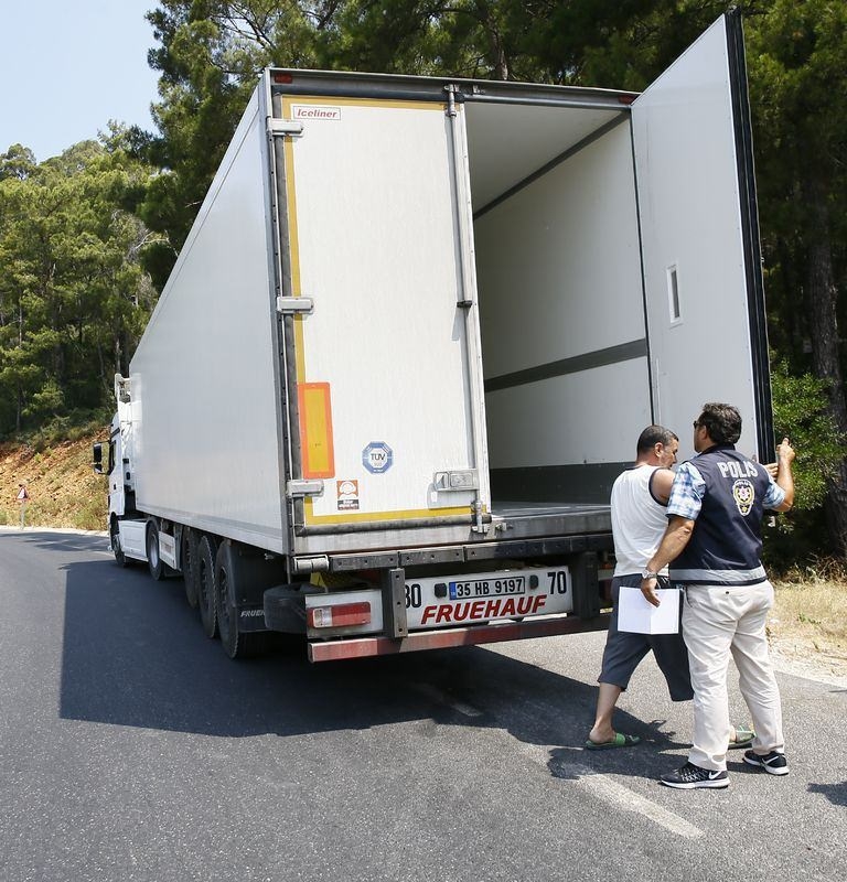 Her yerde 'Darbeci askerleri' arıyorlar! 30