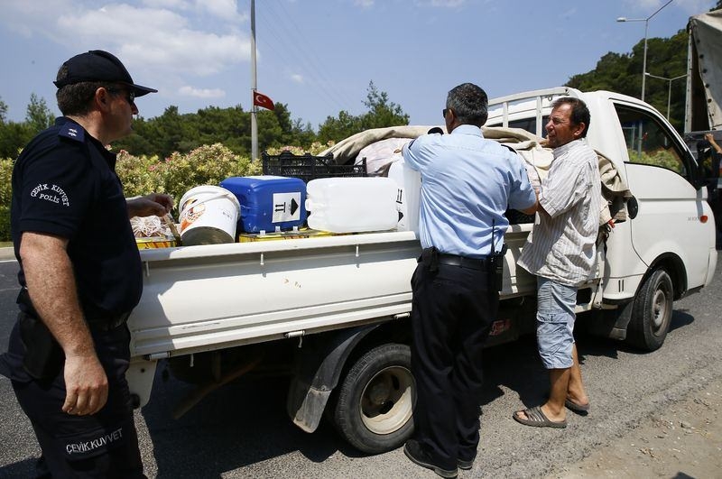 Her yerde 'Darbeci askerleri' arıyorlar! 32