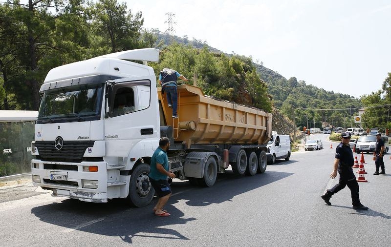 Her yerde 'Darbeci askerleri' arıyorlar! 35