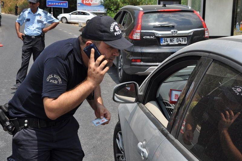 Her yerde 'Darbeci askerleri' arıyorlar! 42