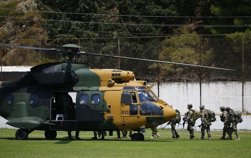 Her yerde 'Darbeci askerleri' arıyorlar! 8