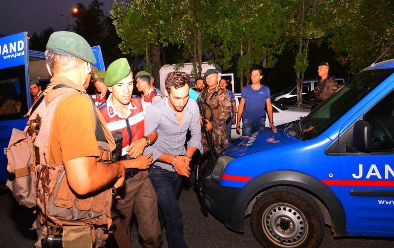 FETÖ'cü hainlerin cephaneleri ele geçirildi 13