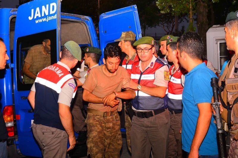 FETÖ'cü hainlerin cephaneleri ele geçirildi 14