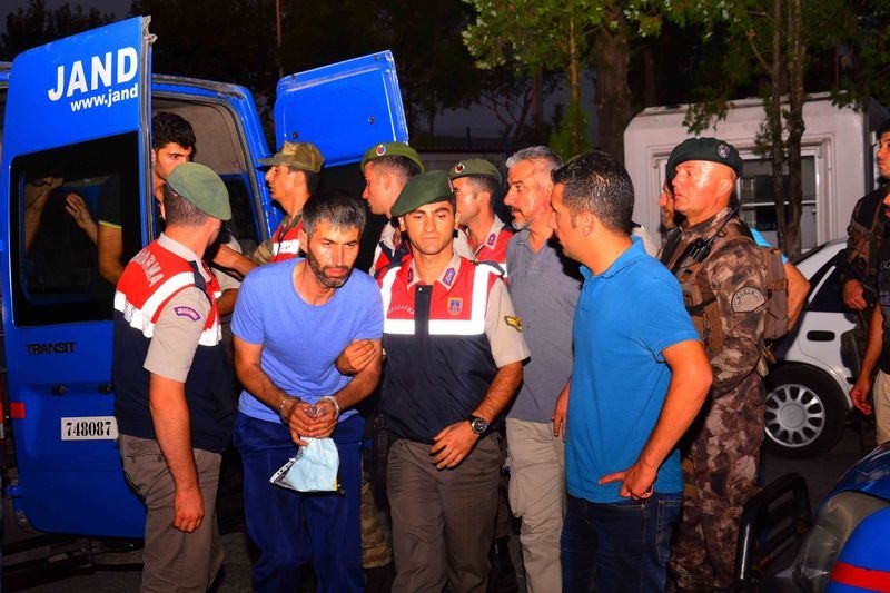 FETÖ'cü hainlerin cephaneleri ele geçirildi 8