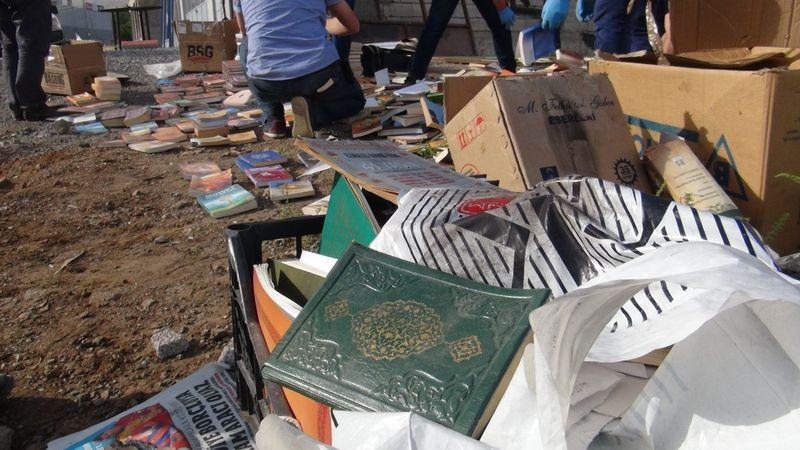 FETÖ'cü darbeciler Kur'an-ı bile yerlere atmış! 22