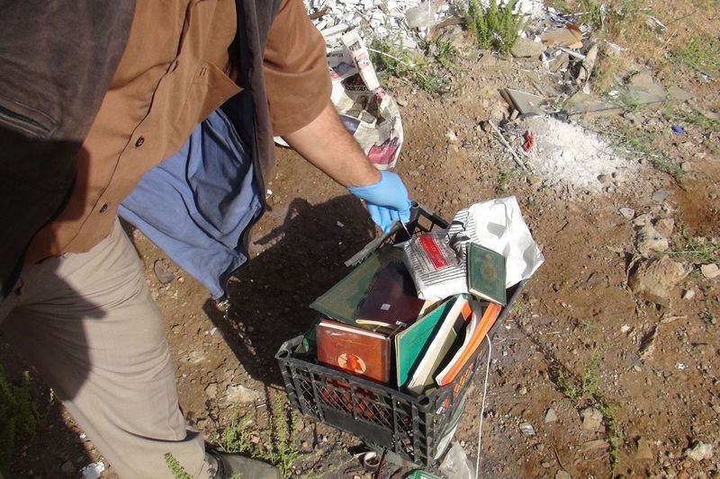 FETÖ'cü darbeciler Kur'an-ı bile yerlere atmış! 27