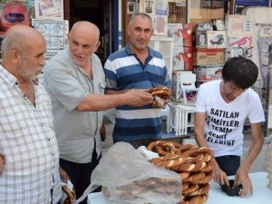 "Simit sattık, su sattık ama vatanı satmadık"