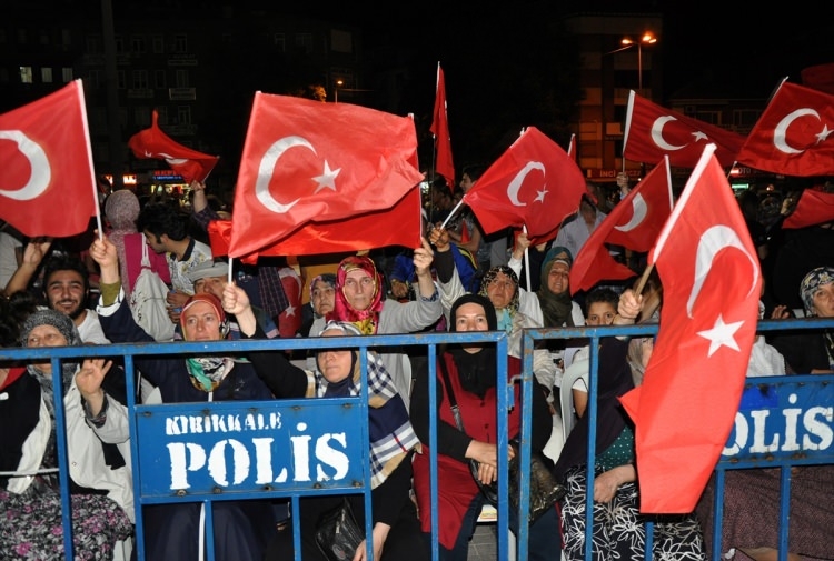 Meydanların en dikkat çeken pankartları 115