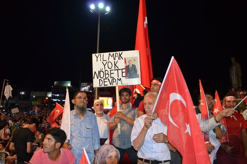 Meydanların en dikkat çeken pankartları 12