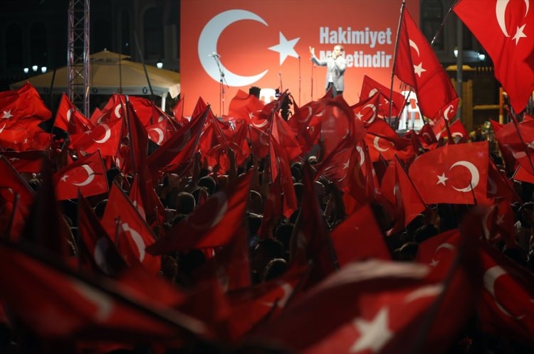 Meydanların en dikkat çeken pankartları 120