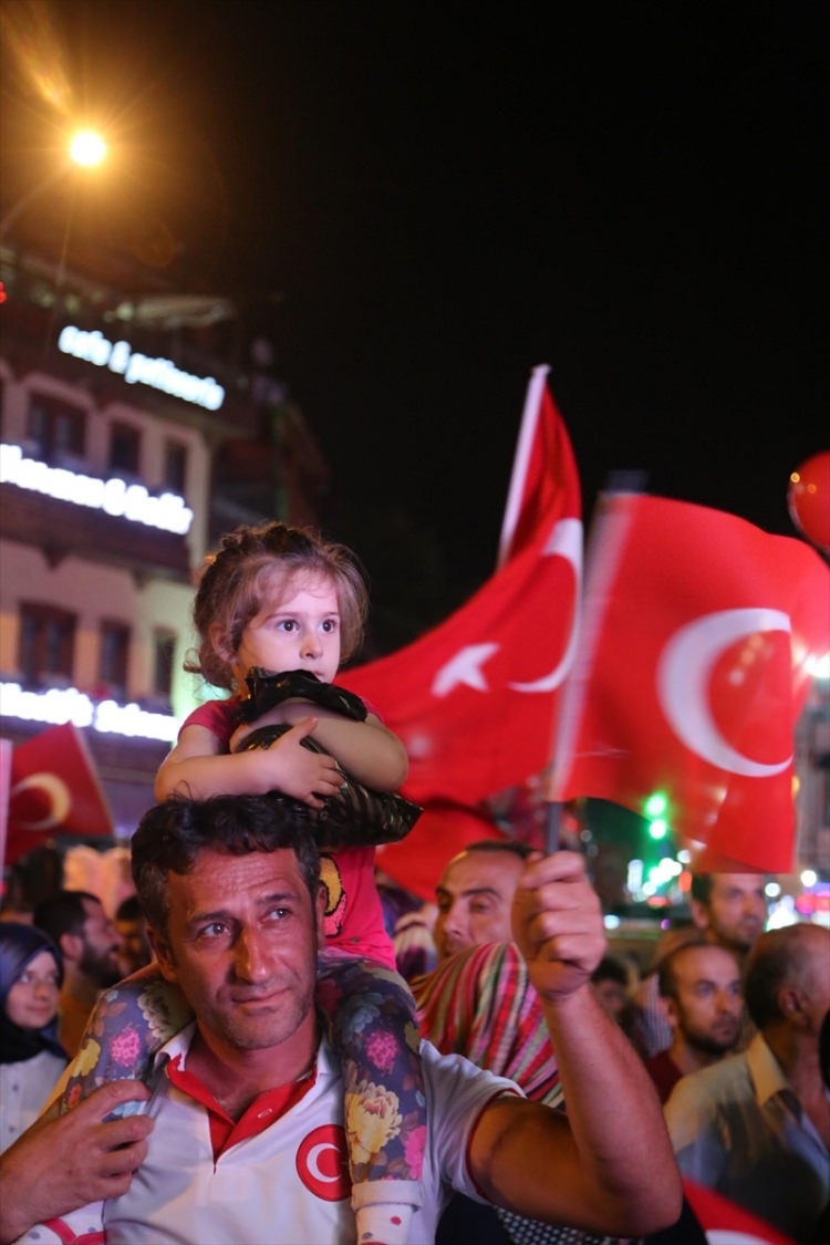 Meydanların en dikkat çeken pankartları 121