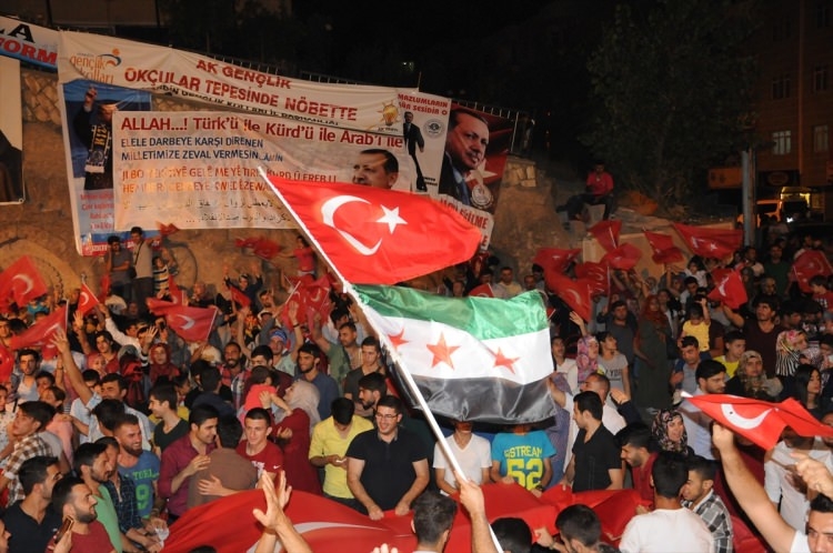 Meydanların en dikkat çeken pankartları 122