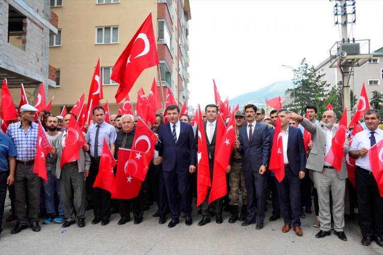 Meydanların en dikkat çeken pankartları 123