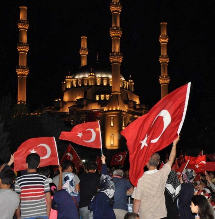 Meydanların en dikkat çeken pankartları 138