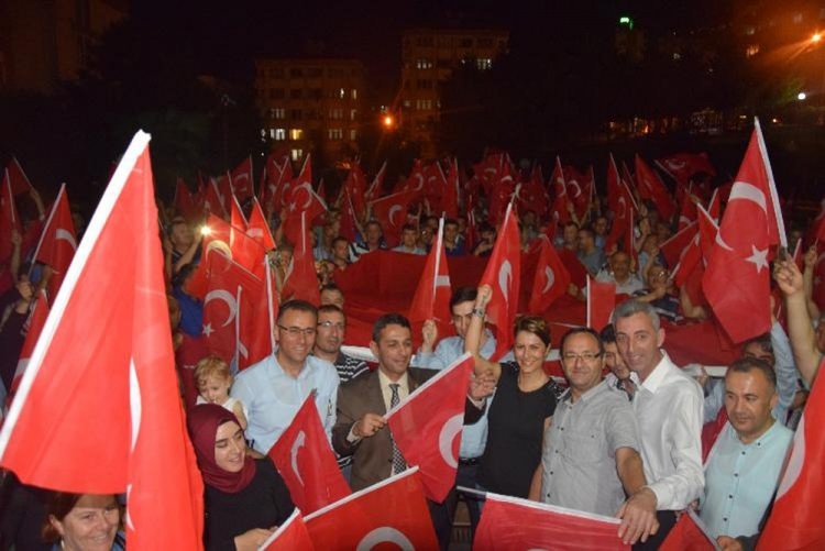 Meydanların en dikkat çeken pankartları 141