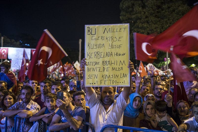 Meydanların en dikkat çeken pankartları 19