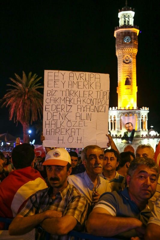 Meydanların en dikkat çeken pankartları 2