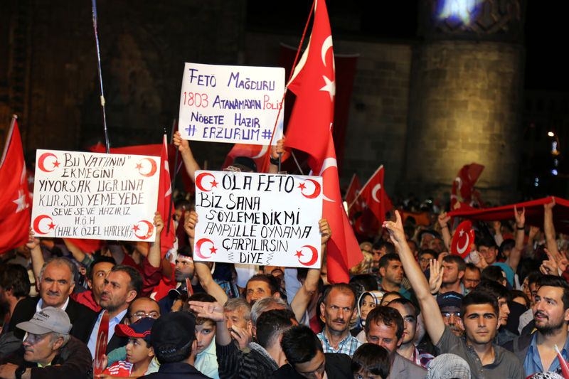 Meydanların en dikkat çeken pankartları 21